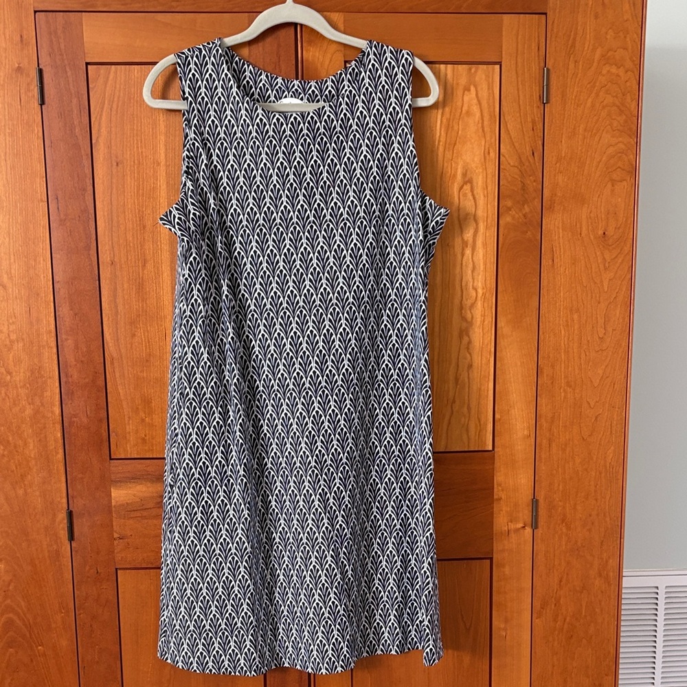 Black and White Sleeveless Midi Dress